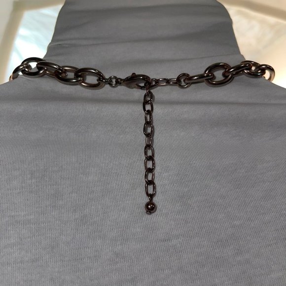 Gold Toned Chunky Link Necklace - Picture 9 of 10